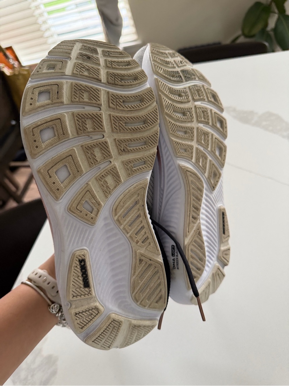 Brooks Ghost 17 [1204311D105] D Wide Women Running Shoes White/Black-Rose Gold - Picture 4 of 6